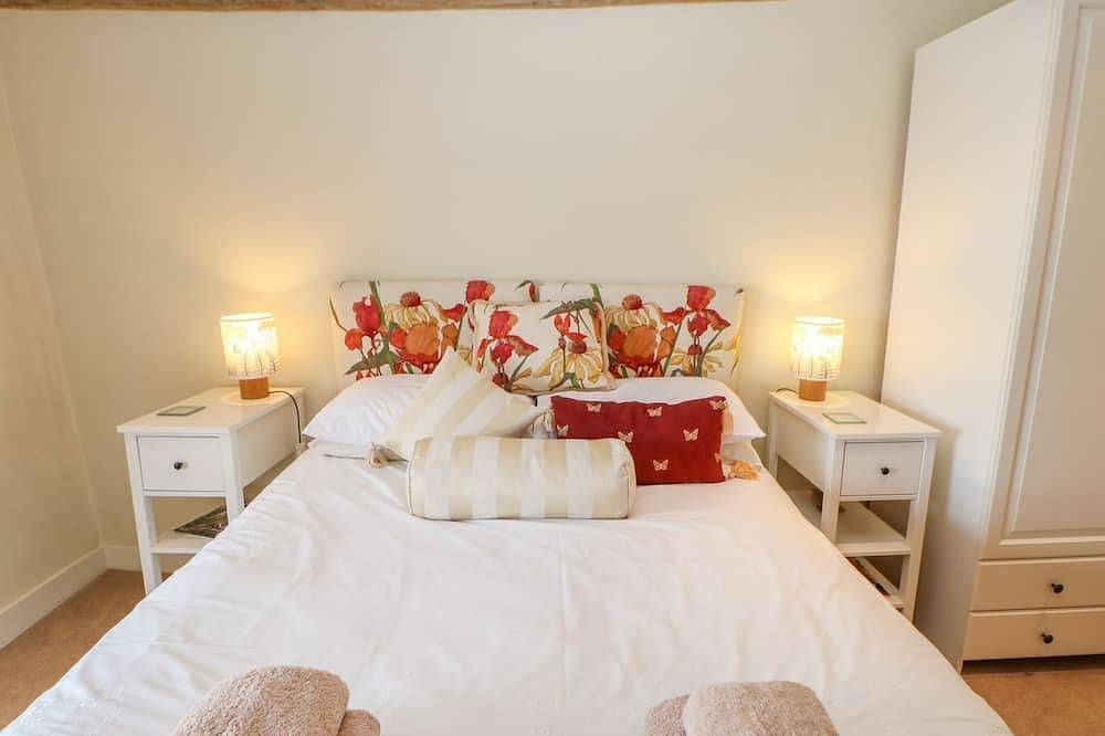 Demonicus, pet friendly, character holiday cottage in Middleham in Middleham, North Yorkshire