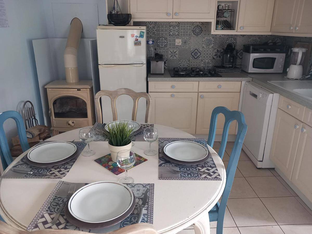 Two-Bedroom House in Marzan, Côte des Mégalithes