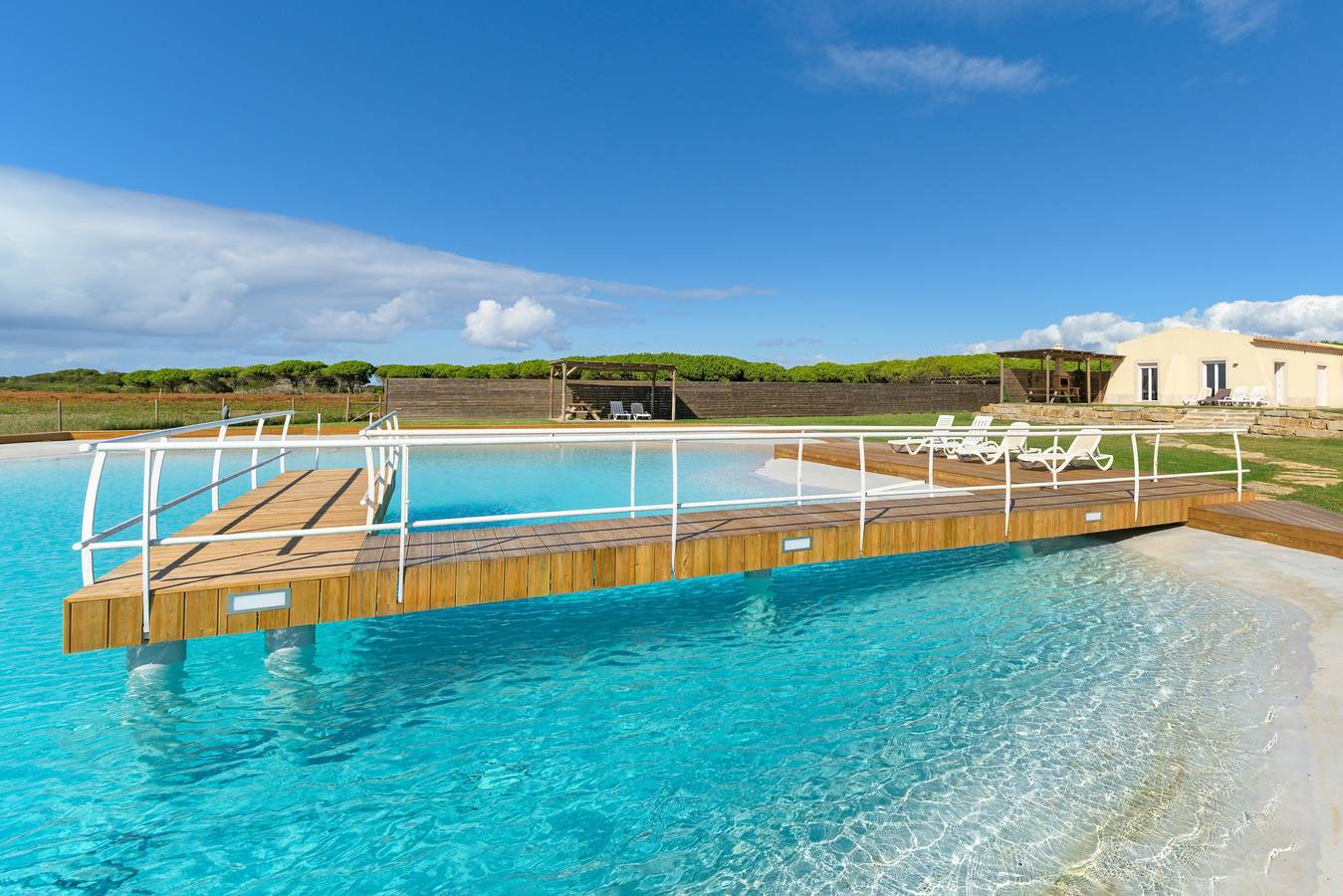 Apartment 'Flor Do Rosto Ii' with Sea View, Shared Pool and Wi-Fi in São Teotónio, Costa Alentejana