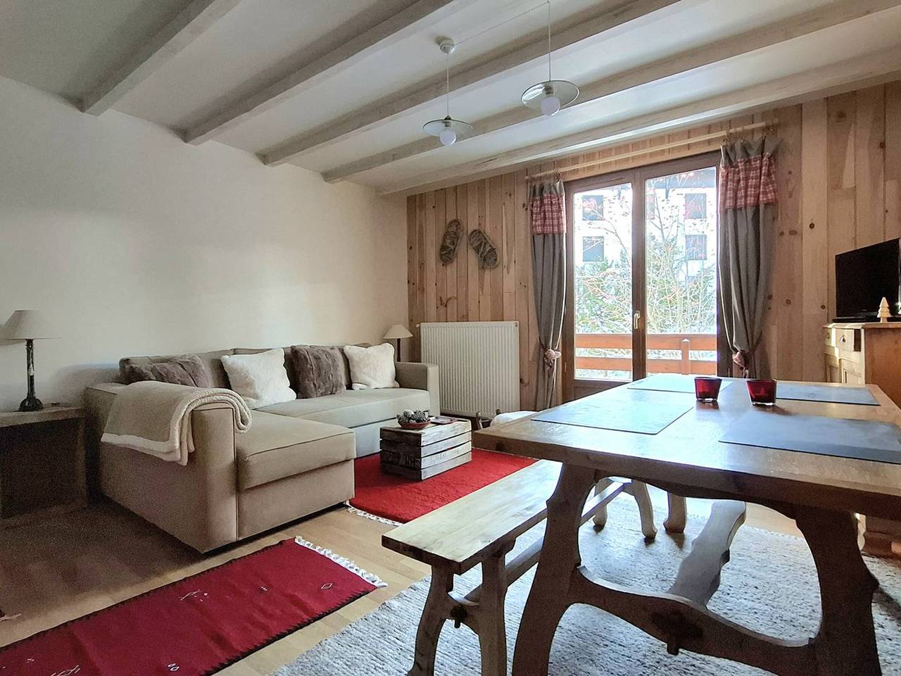 Entire apartment, Charming 2-Room Bright with Balcony in the Mountains in Bolquère, Prades region