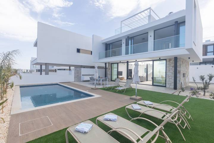Gîte pour 7 personnes, avec Balcon/Terrasse et Jardin à Chypre