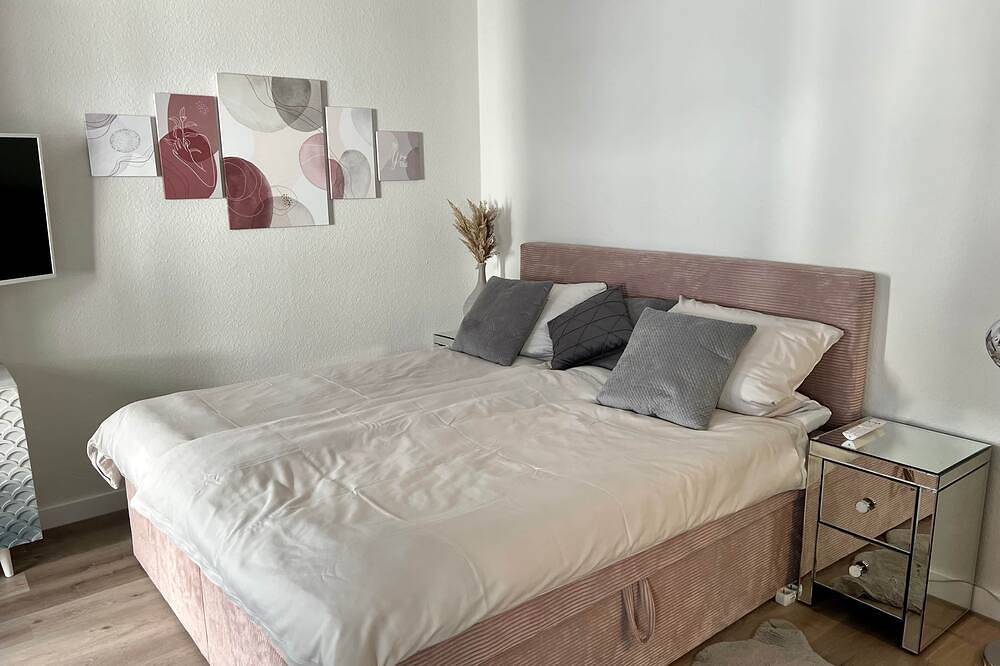 Entire apartment, Living in Ohligs Studio in Solingen, Bergisch region