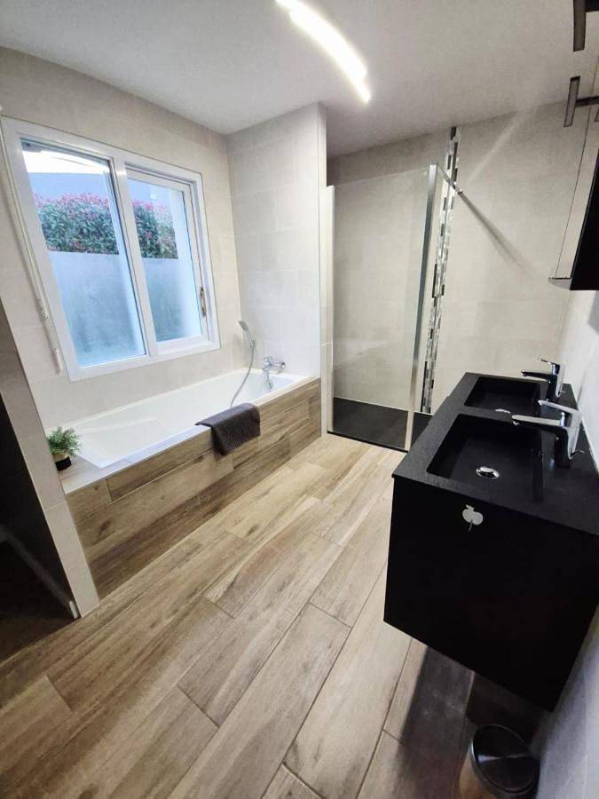 Grande maison de 4 chambres avec jardin et baby-foot in Trignac, Côte d'Amour