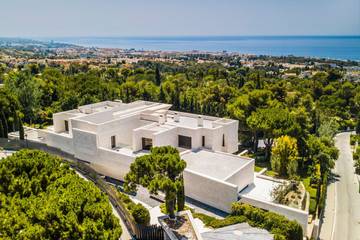 Villa for 16 Guests in Marbella West, Marbella, Picture 1