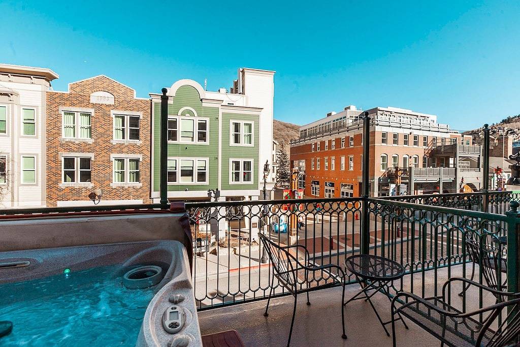 Ganze Wohnung, Caledonian 208 | Ski-In/Out | Private Hot Tub | Town View | On Main Street | Steps to Town Lift in Uinta Wasatch Cache National Forest