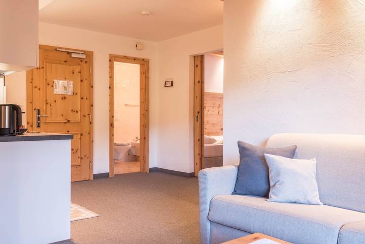 Appartamento intero, Appartamento 'Cesa Sassela' con vista sulle montagne, sauna, piscina, giardino, balcone e Wi-Fi in Ortisei, Dolomiti Superski