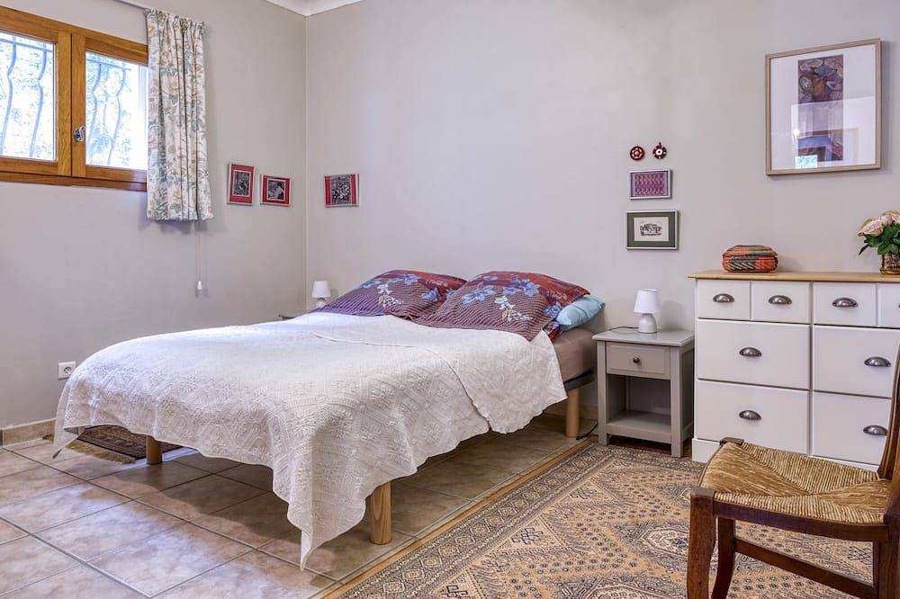 Surrounded by forests, foothills & rivers, spacious Gite in the Cathare Country in Albières, Parc naturel régional Corbières-Fenouillèdes