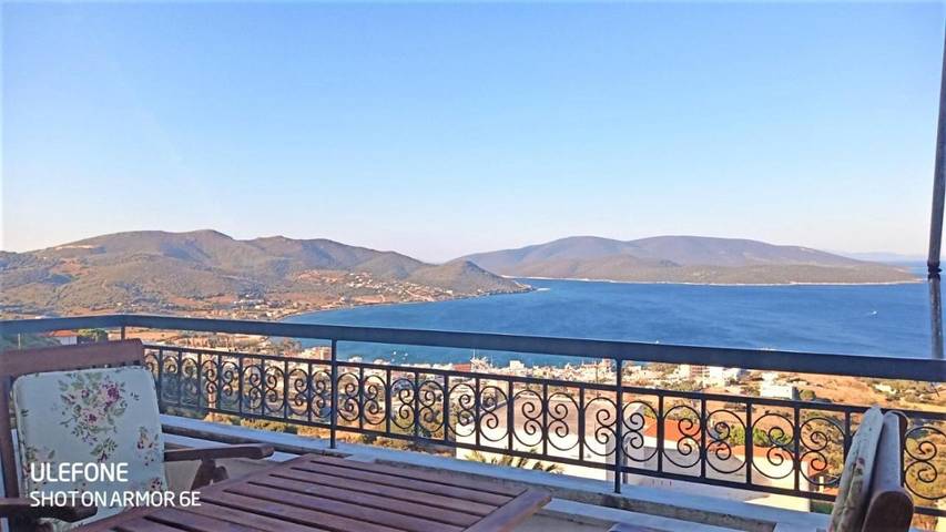 Location de vacances pour 10 personnes, avec vue et jardin dans Carystos - 2