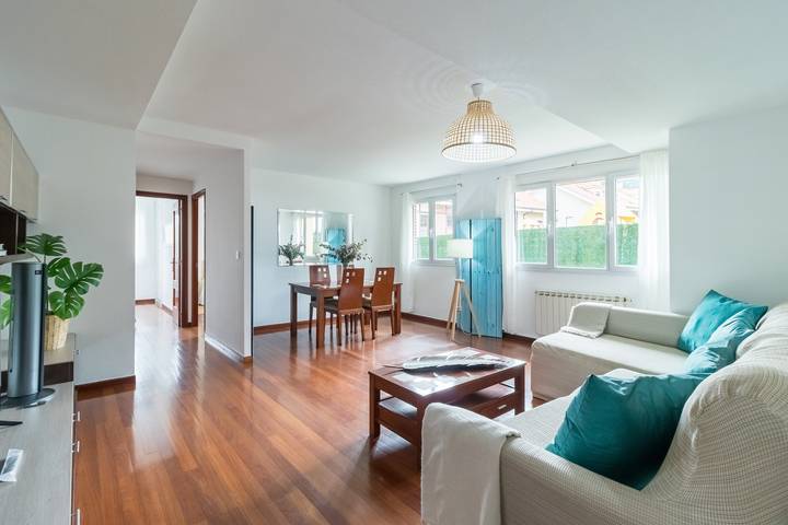 Apartamento entero, Bajo con jardín 'Costa Quebrada' in Liencres, Piélagos