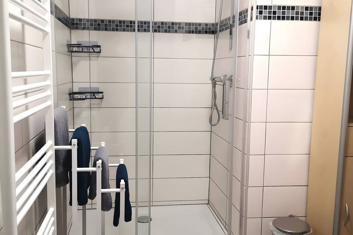 Entire apartment, Ideal Base for Excursions and Hikes, 70 sqm, Step-Free Access, Parking at the Apartment in Issigau, Landkreis Hof