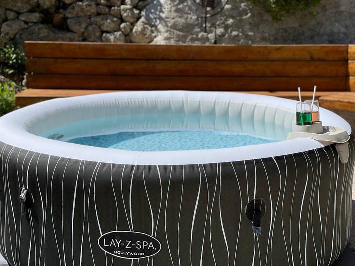 Gîte pour 4 personnes, avec jacuzzi et jardin à Carros - 4