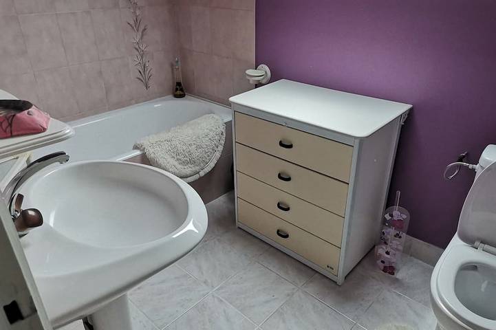 Ideal family home, 2 minutes from the beach and 5 minutes from shops... in Jullouville, Côte de la Déroute