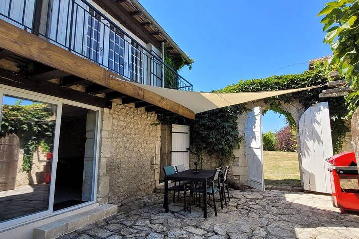 Gîte pour 4 personnes, avec jardin à Saint-Martial-Viveyrol