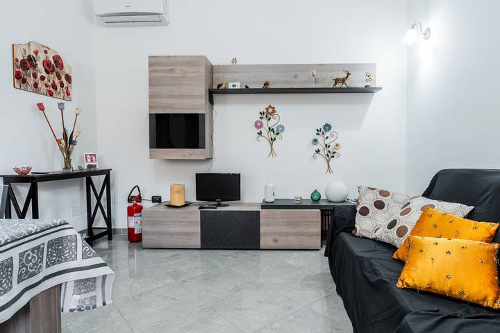 Entire apartment, Apartment in Capoterra: comfort and relaxation just minutes from the sea in Capoterra, Cagliari Province