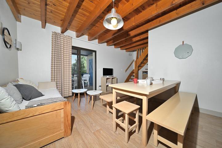 Apartamento entero, Apartamento 'Arreau'xygène Dúplex 7-9 pers. con vistas, piscina y Wi-Fi in Arreau, Pirineos franceses