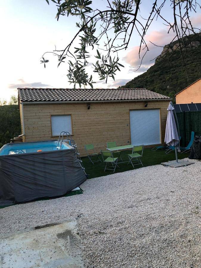 Location de vacances pour 6 personnes, avec jardin ainsi que piscine et vue à Saint-Brès