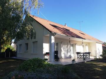 Gîte pour 11 personnes, avec terrasse et jardin, animaux acceptés à Pontlevoy