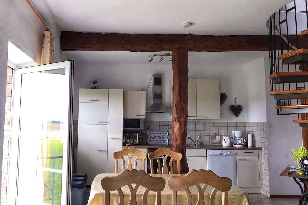 Ganze Wohnung, Obergeschosswohnung mit Ausblick in Mechernich, Naturpark Hohes Venn-Eifel