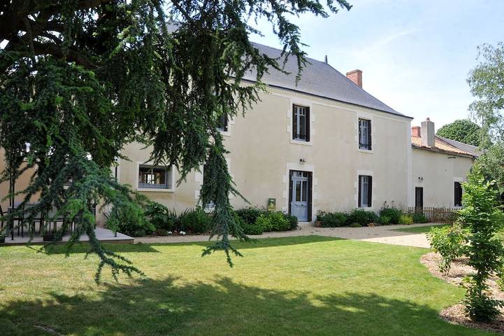 Gîte pour 8 personnes, avec jardin à Assais-les-Jumeaux