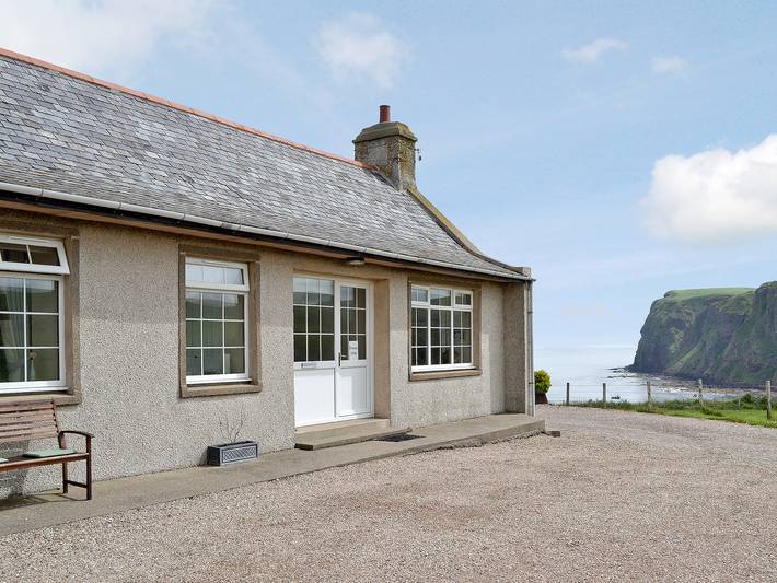 Log cabin for 2 people, with garden in Aberdeenshire