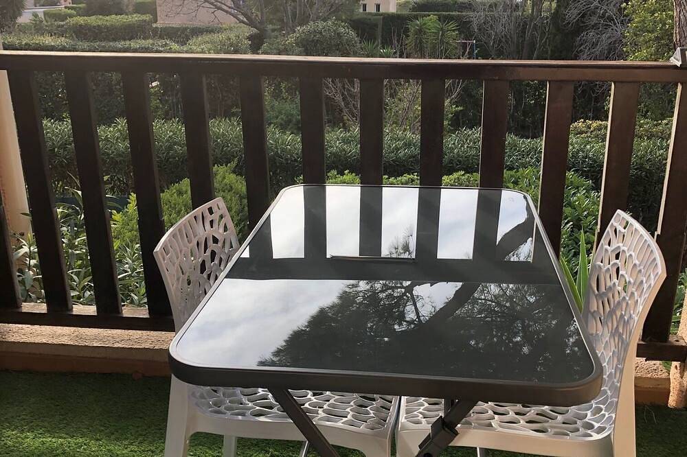 Entire apartment, Quiet apartment in Sanary sur mer in Sanary-sur-Mer, Toulon region