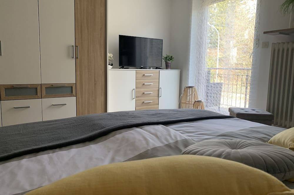 Ganze Wohnung, Moderne Ferienwohnung in Schauenstein mit Loggia und Balkon **** in Schauenstein, Landkreis Hof