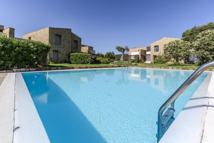 Villa für 5 Personen, mit Terrasse und Pool sowie Garten - 1