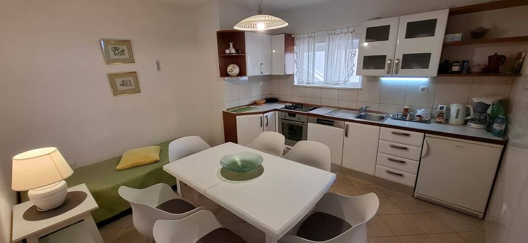 Gîte pour 4 personnes, avec terrasse à Bol - 2