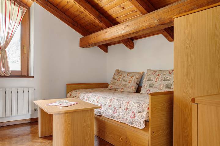 Entire apartment, 'Residence Bilocale' Apartment with Shared Garden and Wi-Fi in Pracorno, Rabbi