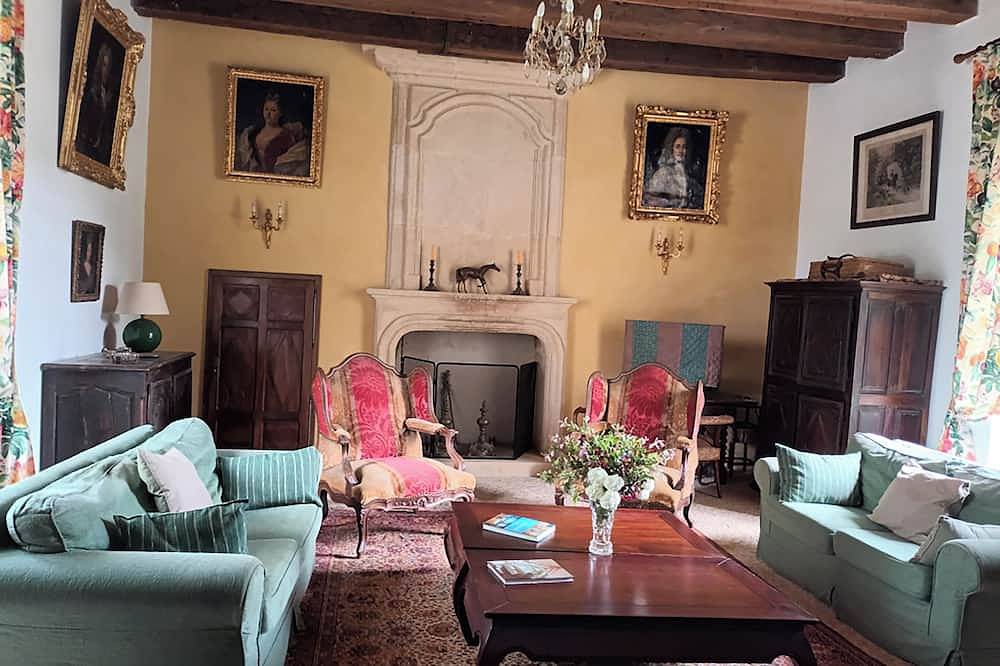 Château de La Boëtie à Sarlat : chambre d'hôte in Sarlat-la-Canéda, Périgord Noir