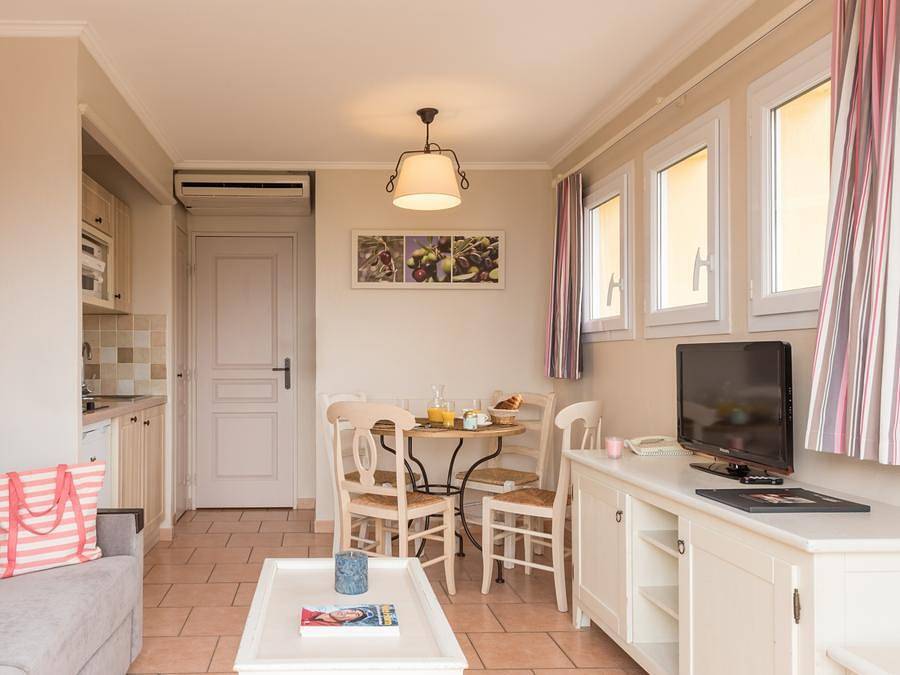 Pierre & Vacances Premium Résidence Les Calanques des Issambres - Studio 4 personnes - Studio (max. 2 adultes) Standard in Roquebrune-sur-Argens, Côte méditerranéenne (France)