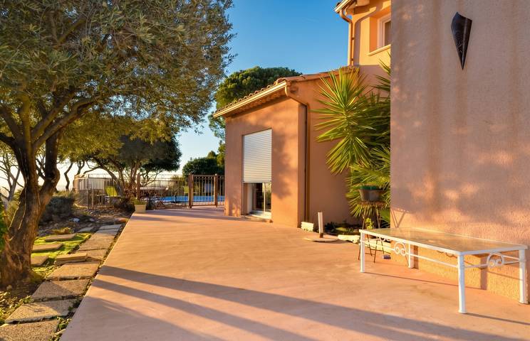 Bezaubernde Villa in Eyragues mit Pool in Eyragues, Arles und Umgebung
