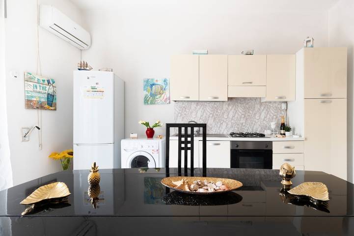 'Mono Via Beethoven' Apartment with Sea View, Wi-Fi and Air Conditioning in Porto Cesareo, Taranto-bugten