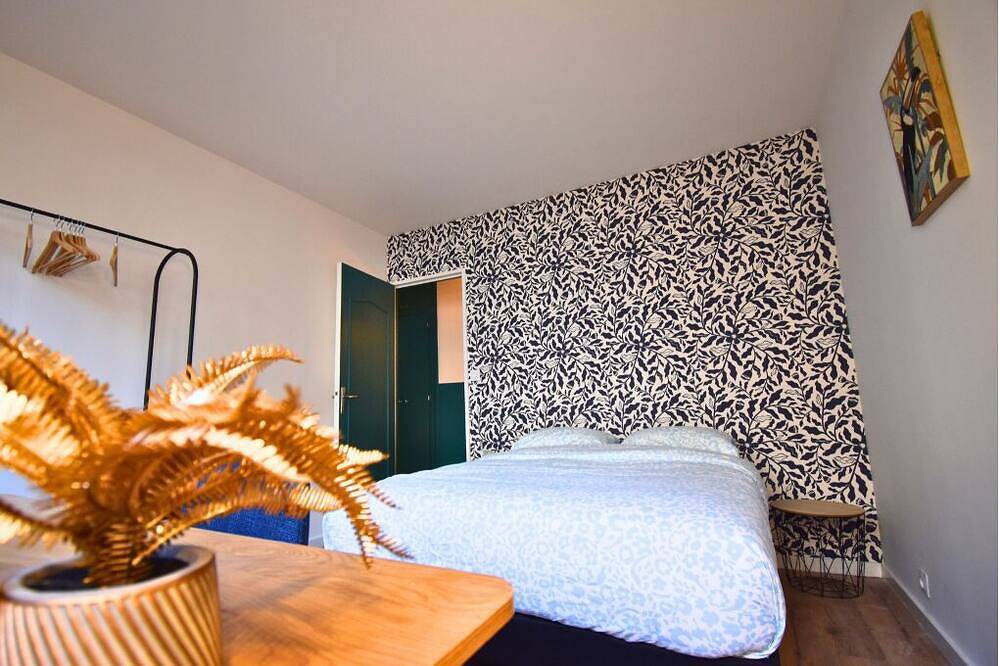 Entire apartment, Aur'Coloré Paris - Comfort & Charm at the Gateway to the City in Aubervilliers, Seine-Saint-Denis