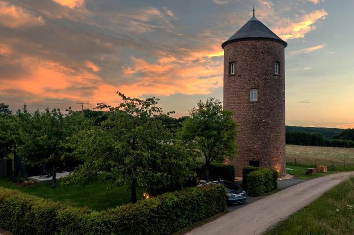 Ferienwohnung für 3 Personen, mit Whirlpool und Garten sowie Sauna in der Eifel