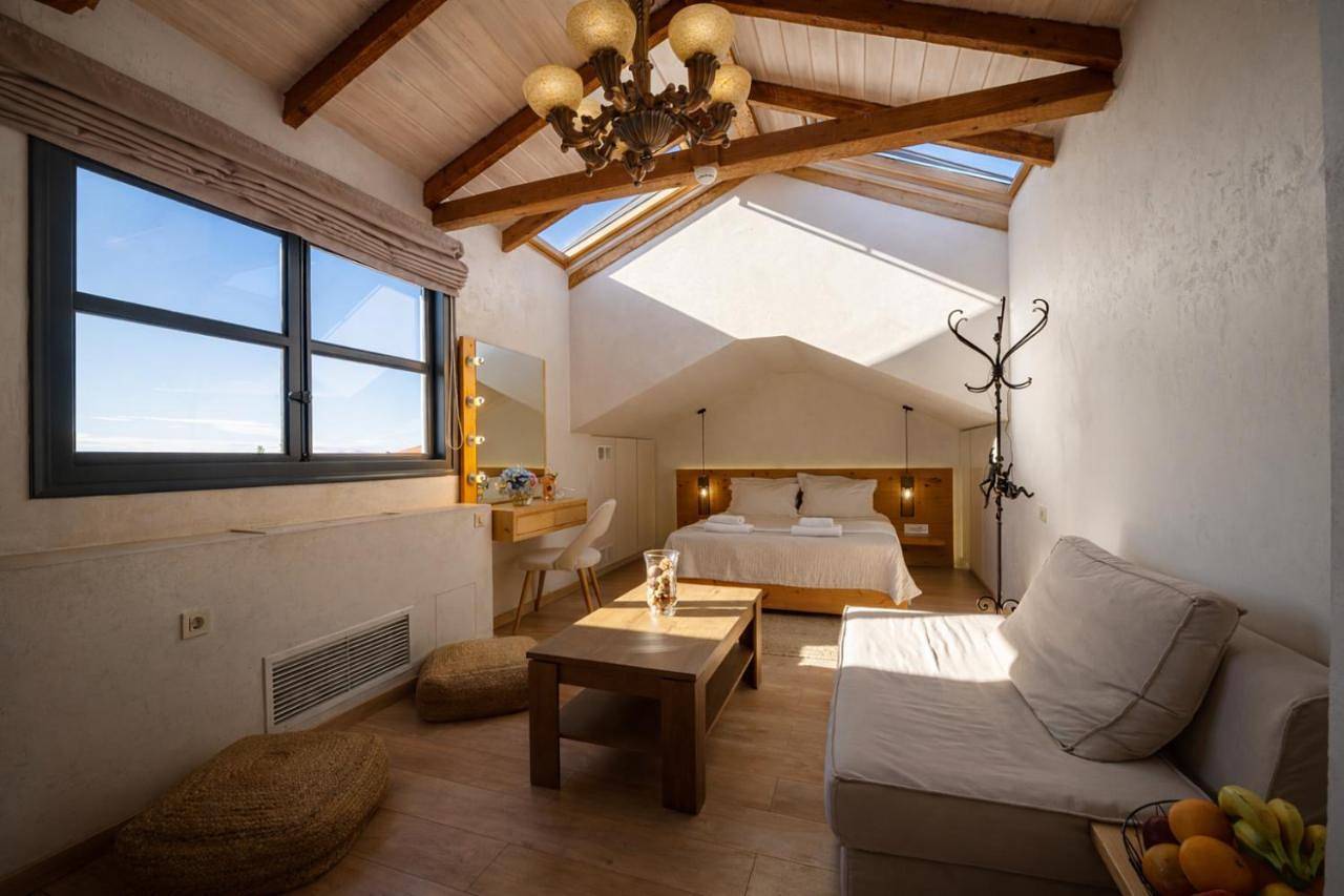 Panellinion Luxury Rooms in Calamata, Région de Messenia