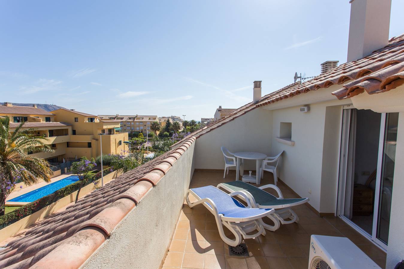 Entire apartment, Holiday apartment for 6 people with garden in Avenida de Augusta, Jávea