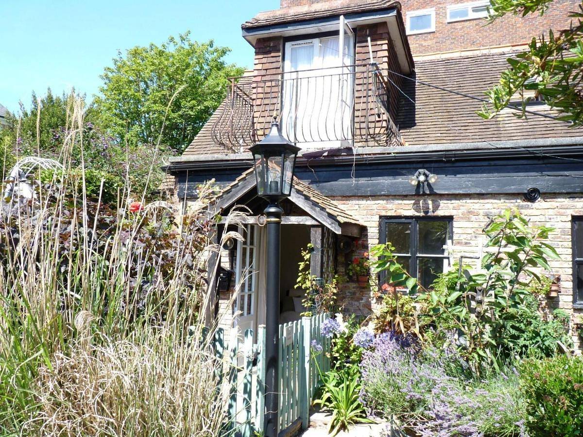 Secret Garden Hideaway For Adults in Eastbourne, Ost Sussex