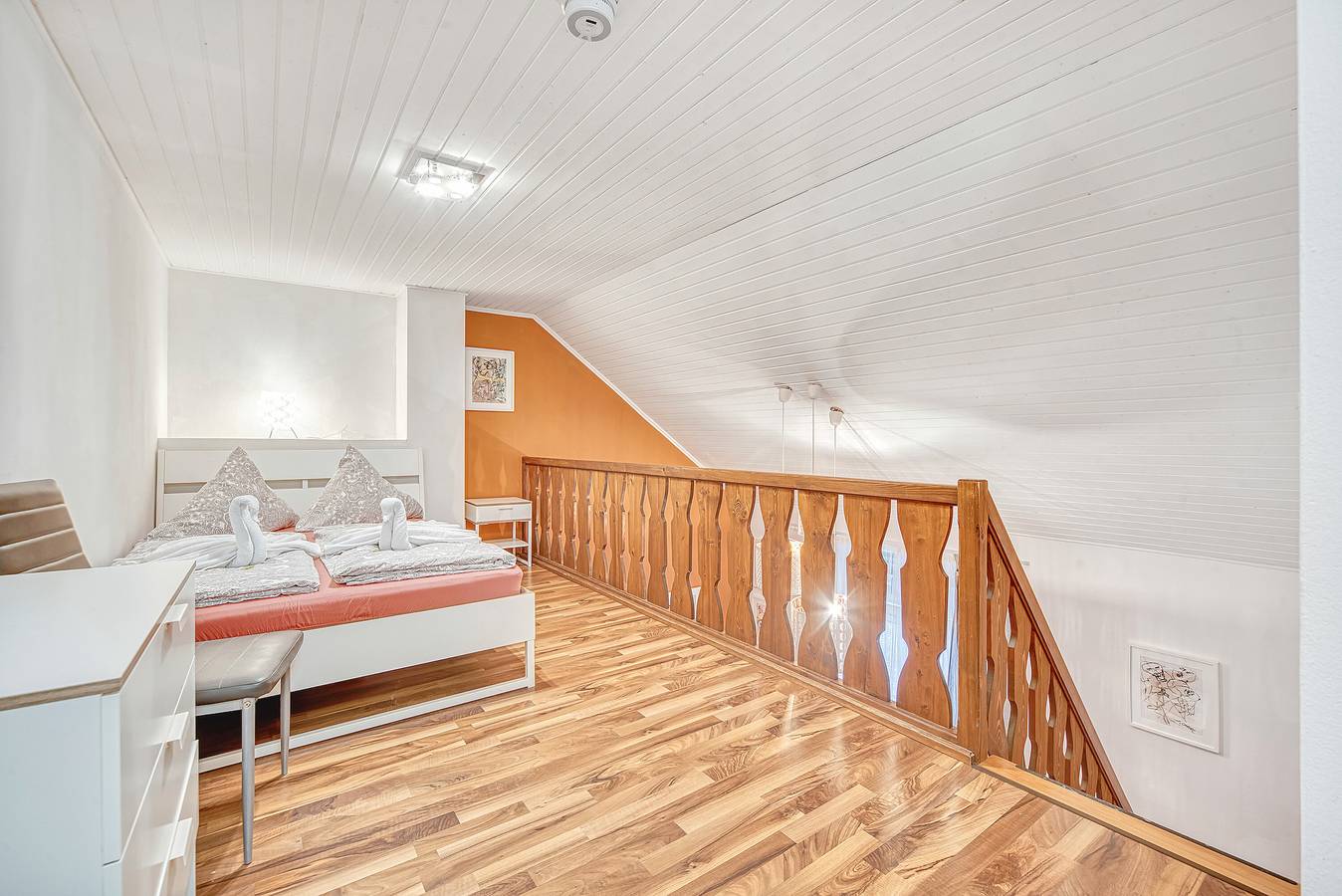 Ganze Wohnung, Ferienwohnung 'Galerie-Apartment am königlichen Kurgarten' mit Bergblick in Bad Reichenhall, Berchtesgadener Alpen