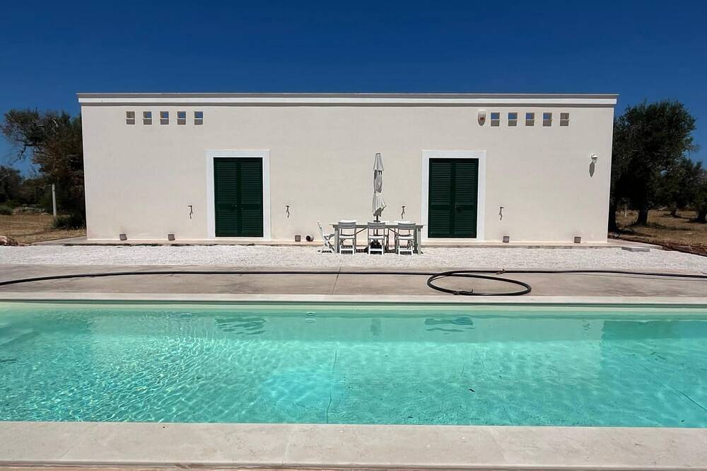 New villa – 6 bedrooms – Pool – 15 mins from the beach" in San Vito dei Normanni, Salento