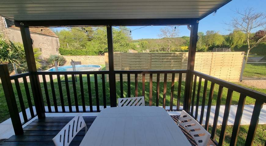Camping pour 4 personnes, avec piscine ainsi que jardin et terrasse en Bourgogne - 3