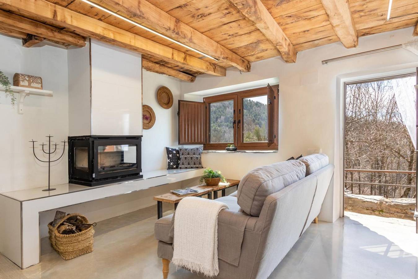 Landhaus 'El Roure' mit Bergblick, Privatem Pool und Wi-Fi in Molló, Katalanische Pyrenäen