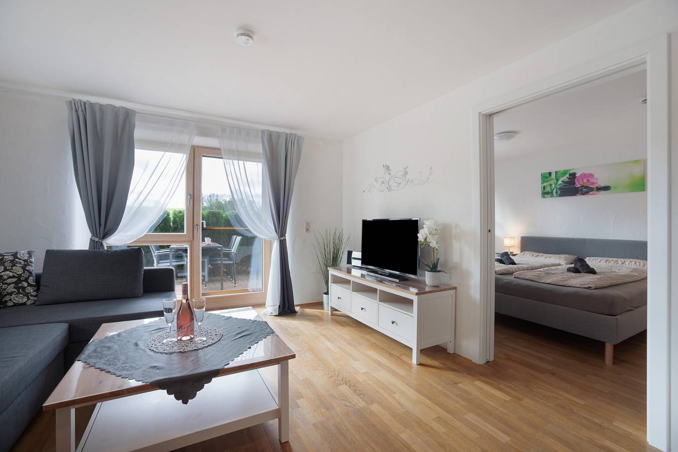 Ganze Wohnung, Ferienwohnung 'Löwenzahn' mit Privatterrasse, Gemeinschaftsgarten und Wi-Fi in Friesenried, Bayerisch Schwaben