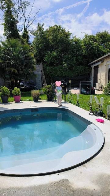 Cottage pour 6 personnes, avec piscine et terrasse à Savigny-le-Temple