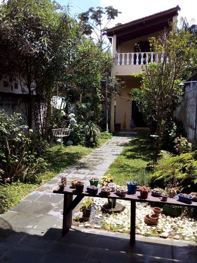 Casas e apartamentos de temporada para 8 pessoas, com vista e jardim em São José dos Campos