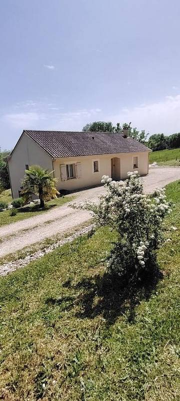 Location de vacances pour 6 personnes, avec terrasse et jardin, animaux acceptés à Fleurac