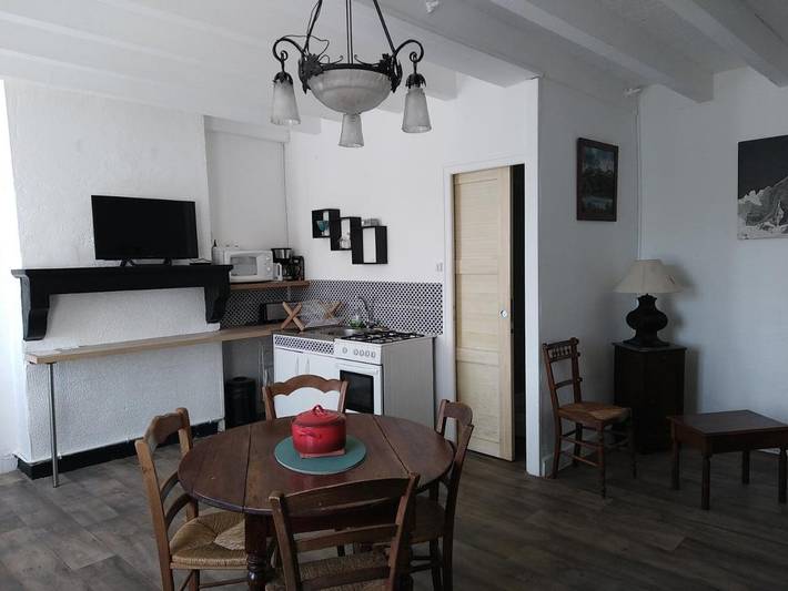 Location de vacances pour 4 personnes, avec jardin et vue, animaux acceptés à La Motte-Saint-Jean - 3