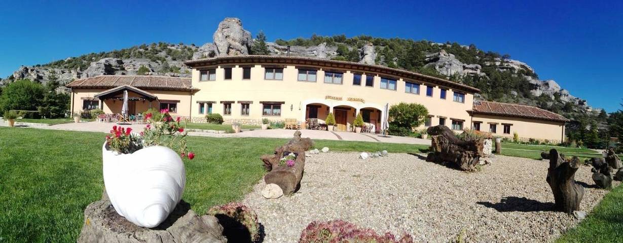 Hotel for 2 people, with garden and pool as well as hot tub - 1