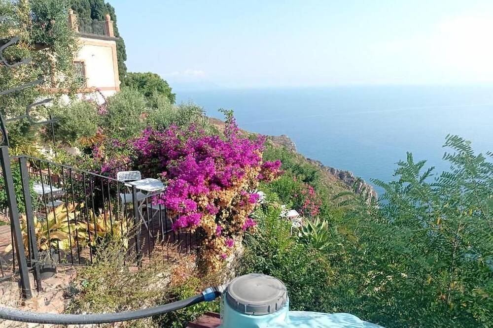 Appartamento intero, Accogliente Mansarda Vista Mare in Oliveri, Provincia di Messina