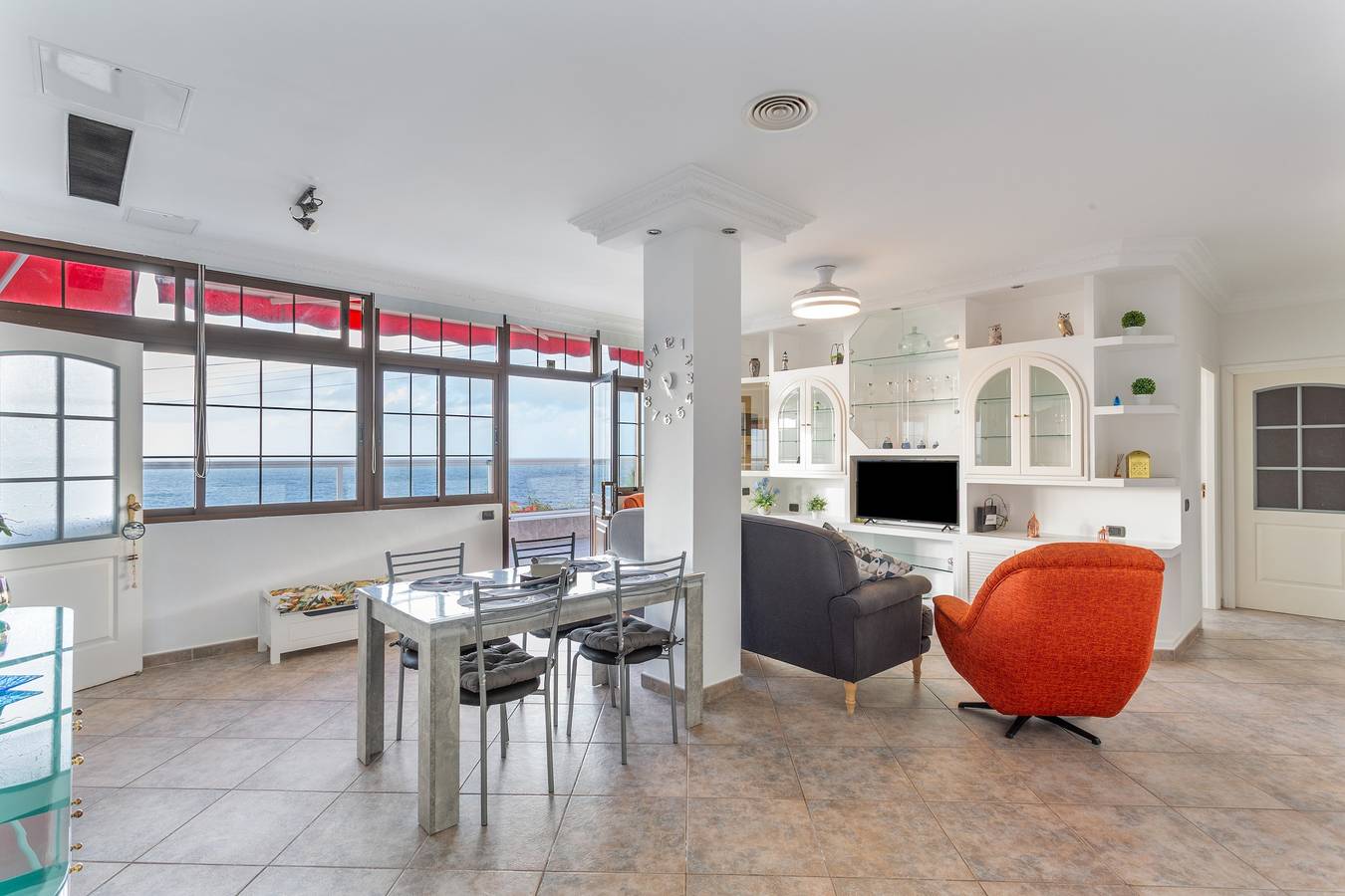Vacation Home 'Crisol' with Sea View, Private Terrace and Wi-Fi in Mesa del Mar, Tacoronte